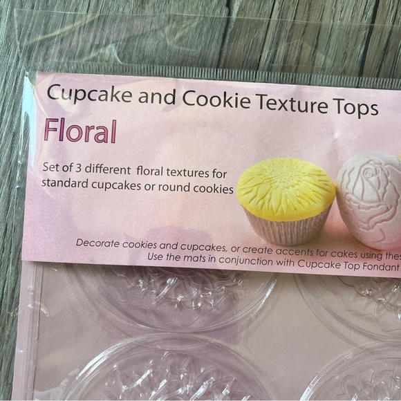 *NEW* Cupcake Toppers​ - Picture 2 of 3